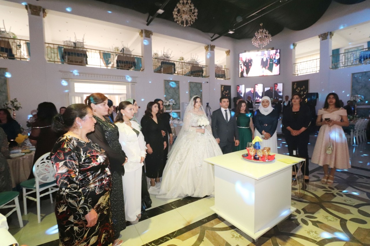 Qazaxın icra başçısı şəhid qardaşının toyunda - FOTOLAR